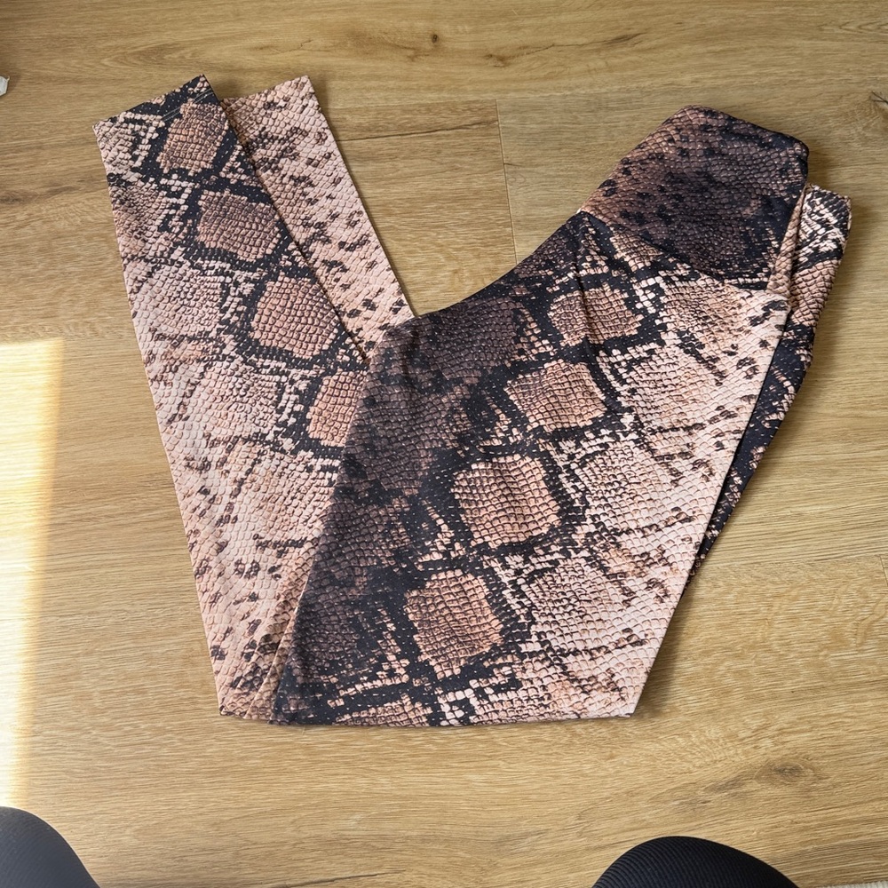 Booty by Brabants Snake Print Leggings